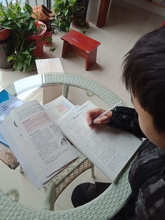 衡陽市蒸湘區(qū)仁愛實驗中學|衡陽全日制|全寄宿|全封閉|半月假制初級中學